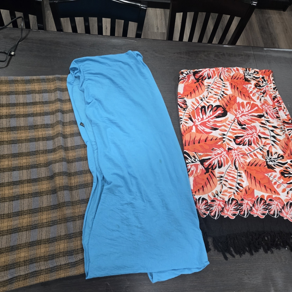 Scarves Wraps Bundle - Picture 2 of 10